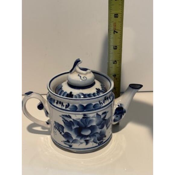 Vintage Gzhel Porcelain Tea Pot Chinoiserie Style Blue White Hand Made Russia - Picture 11 of 12